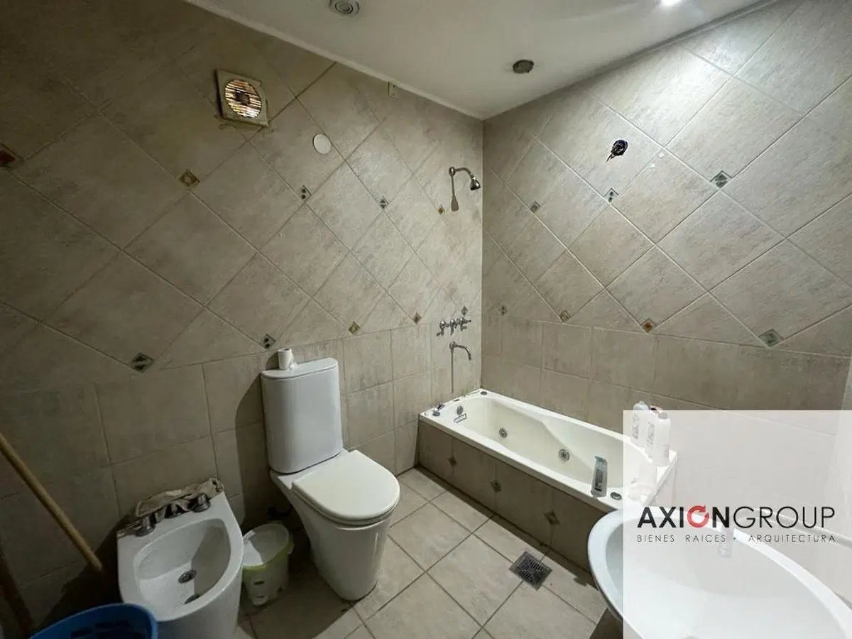 Venta de casa en calle 147 esq. 58 - Los Hornos 5