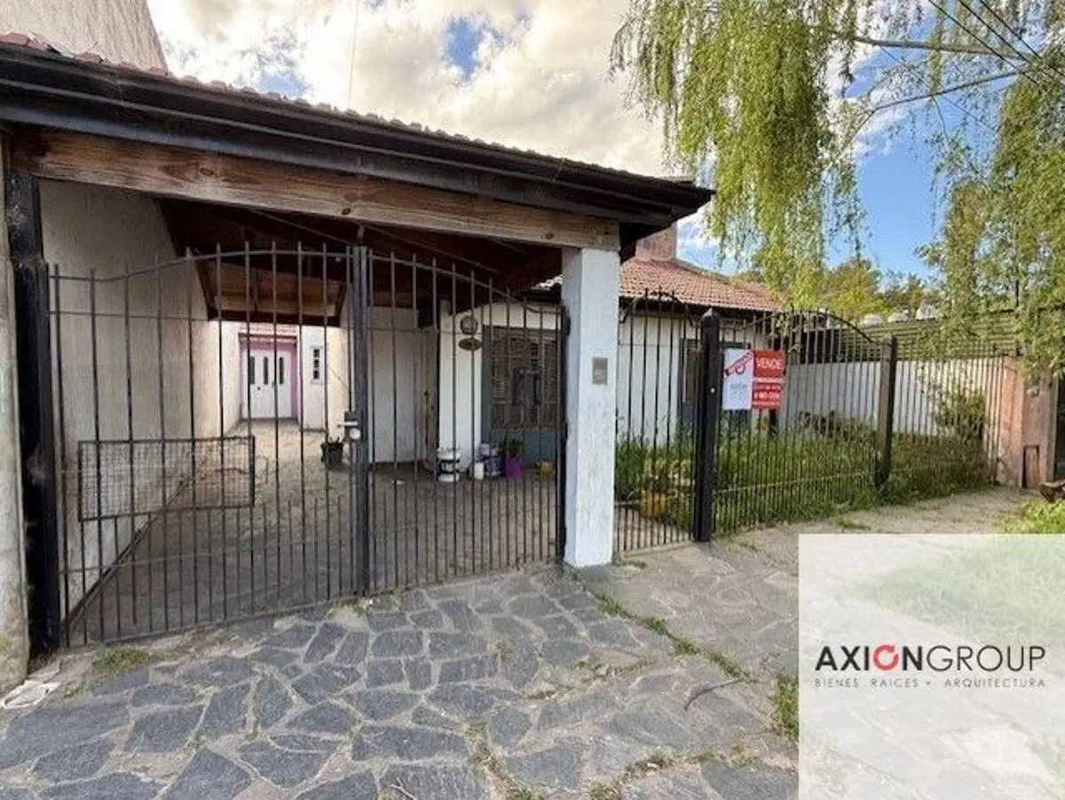 Venta de casa en calle 80 bis e 137 y 138 - Los Hornos 3