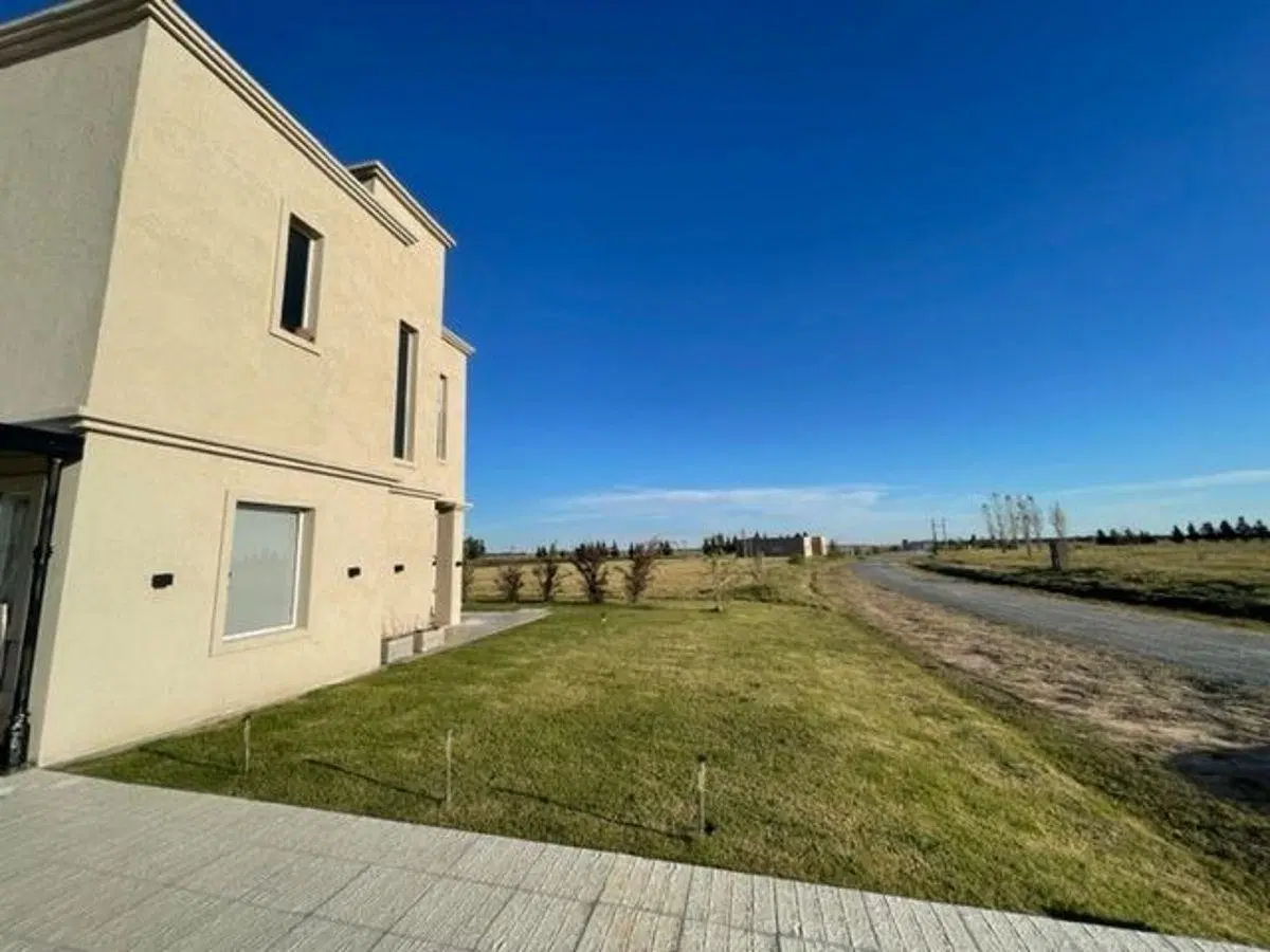 Venta de casa en ruta 2 km 76 - La Faustina 3