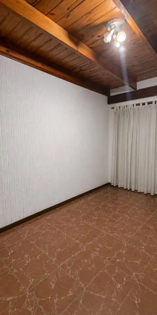 18 Esquina 37-Casa en alquiler para uso comercial/profesional en La Plata 2
