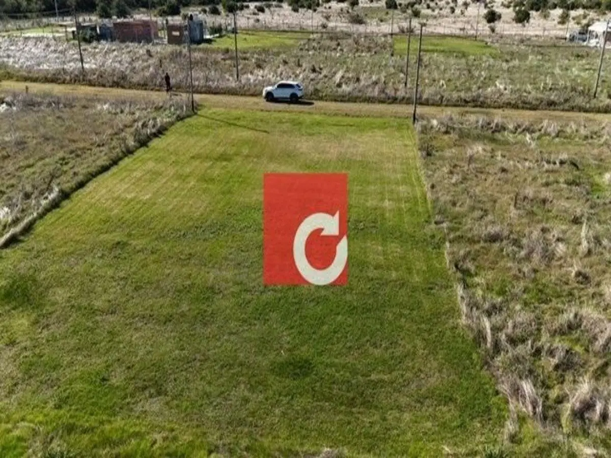 Venta de lote en calle 4 e/7 Y 8 - Barrio Los Teros 5
