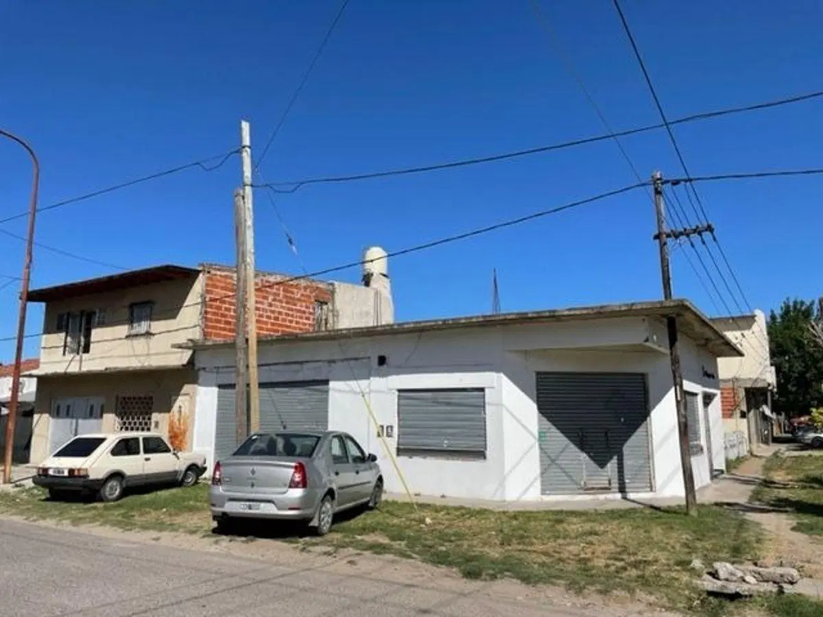 Venta de casa en Av. 137 y 524 - San Carlos 2