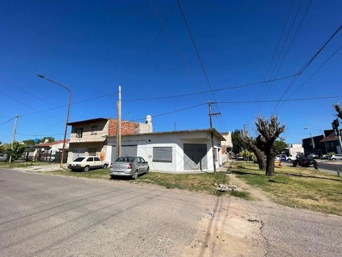 Venta de casa en Av. 137 y 524 - San Carlos 5