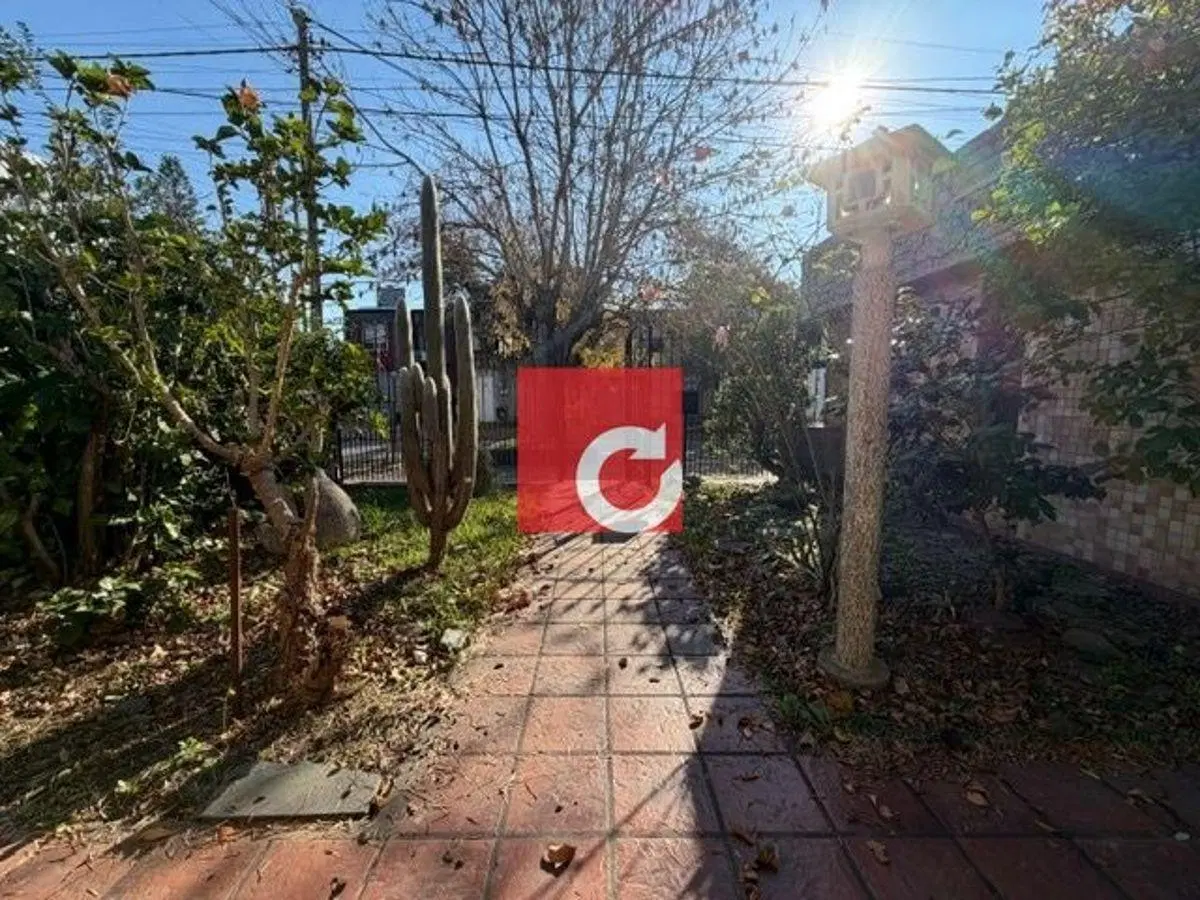Venta de casa en calle 9 N 3981 e 161 y 162 - Berisso 1