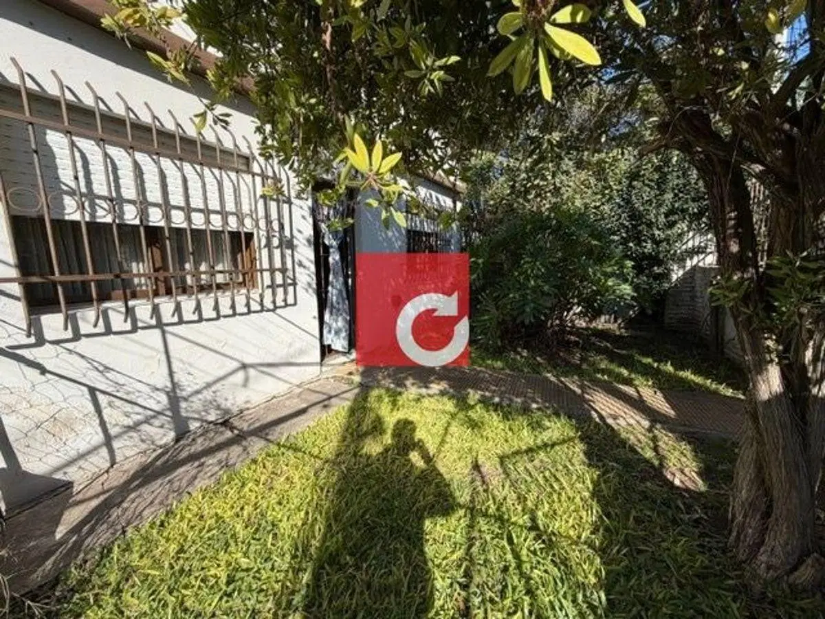 Venta de casa en 67 N 3028 e 155 y 156 - Los Hornos 4