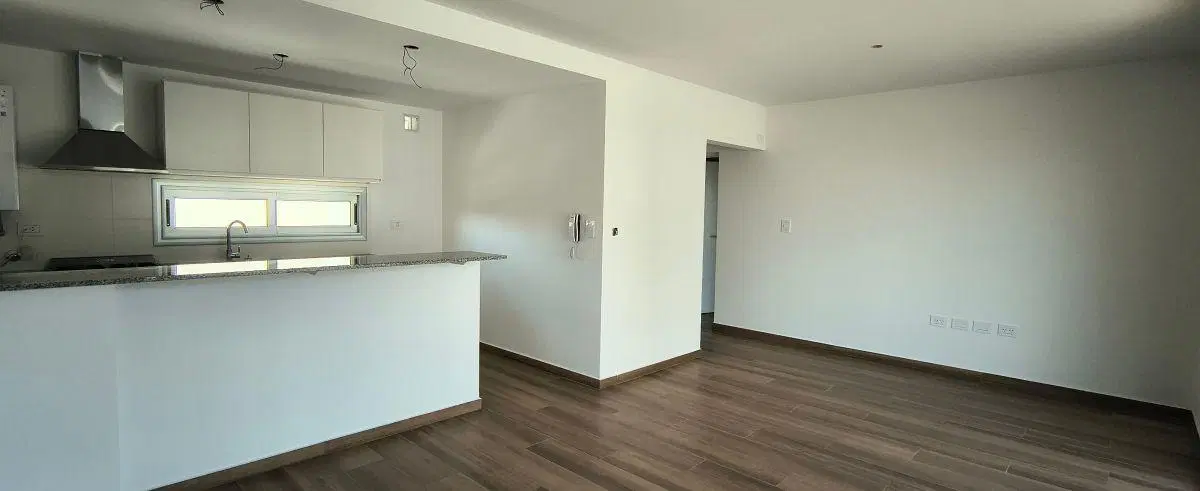23 E/50 y51-Semipiso de categoría con un dormitorio en suite. Paque San Martín 8