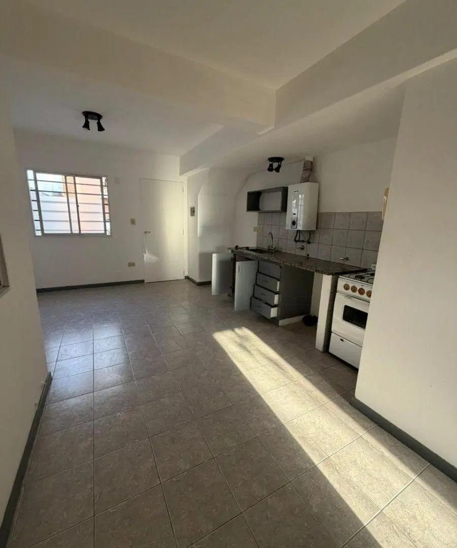 Departamento en alquiler en calle 62 entre 16 y 17 - La Plata. 3