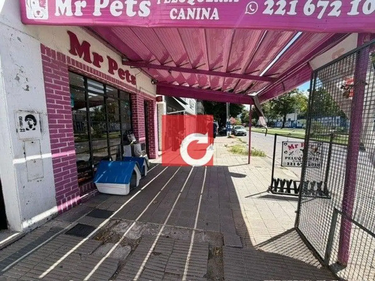 Venta de local comercial en diag. 79 N 424 e 61 y 62 - La Plata 2