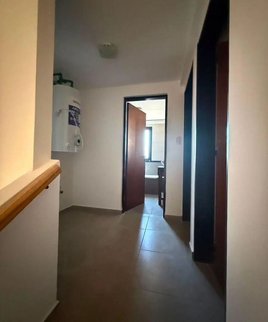 Dúplex en alquiler de 2 dormitorios en 43 esquina 142 La Plata 8