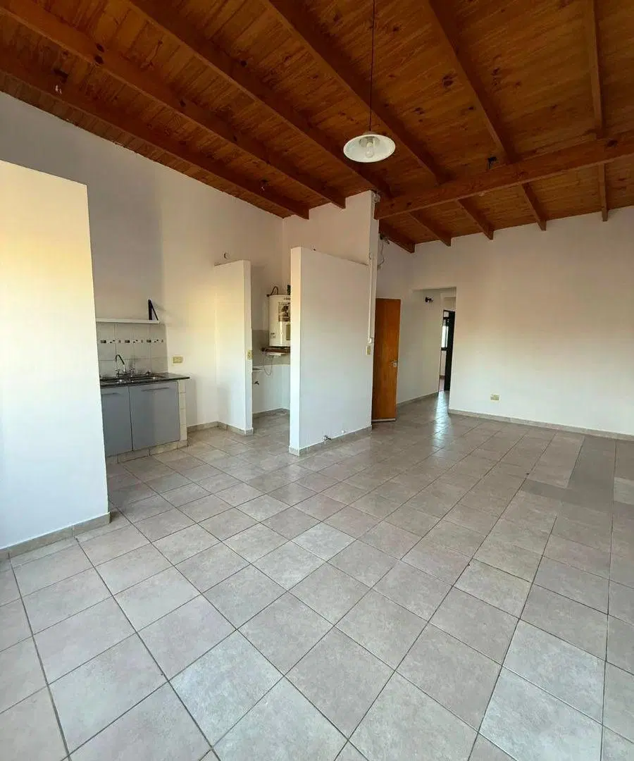 Departamento en alquiler de 2 dormitorios en Calle 23 entre Calle 61 y 62, La Plata. 2
