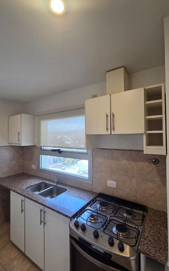 Foto de Departamento en alquiler de 1 dormitorio en La Plata, imagen 2