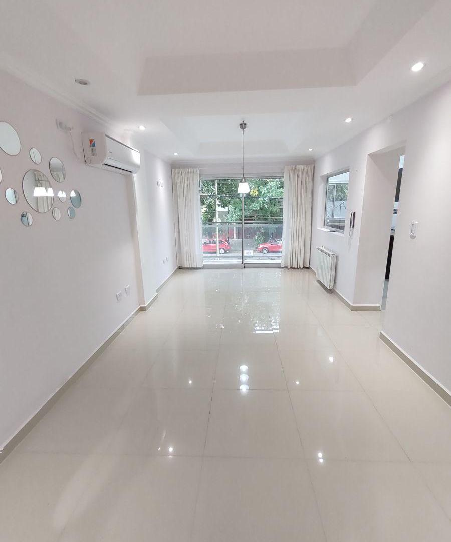 Foto de Avda 25 e/ 57 y 58 - Departamento 2 dormitorios c/ coch, imagen 2
