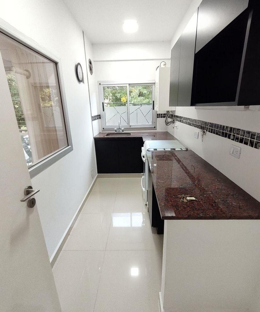 Foto de Avda 25 e/ 57 y 58 - Departamento 2 dormitorios c/ coch, imagen 5