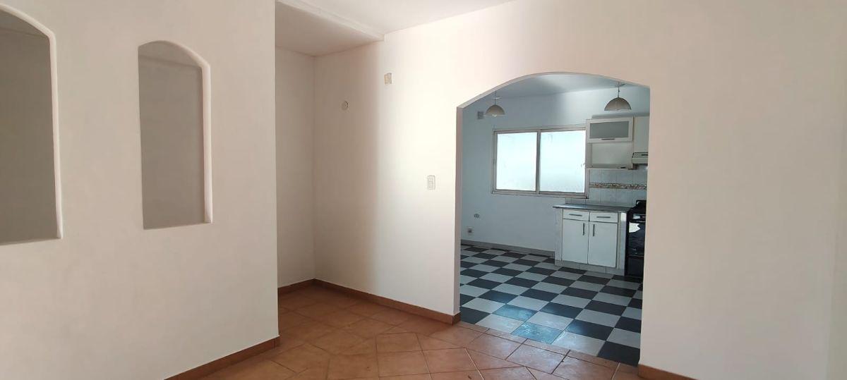 Foto de 520 E/152 y 152 bis-Casa de 3 dormitorios en P.A., imagen 3