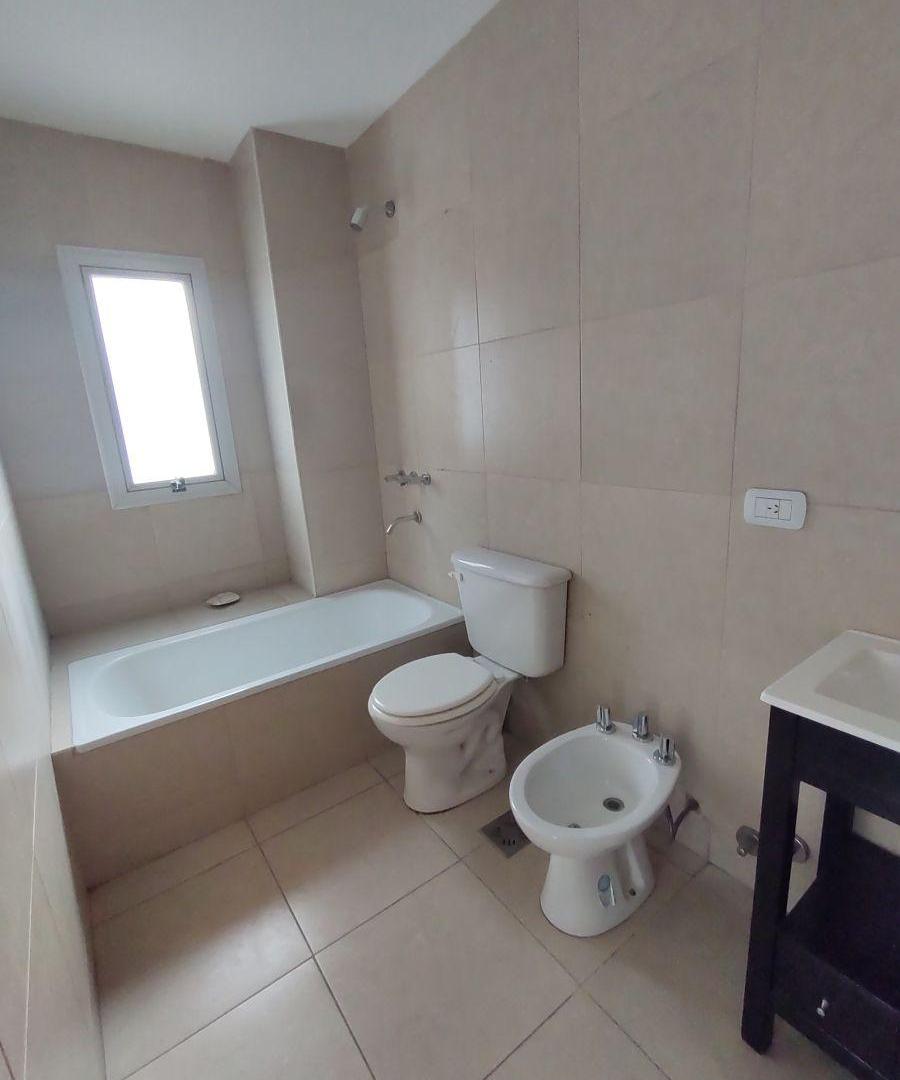 Foto de 45 e/ 17 y 18 - DEPTO 1 DORM, imagen 3