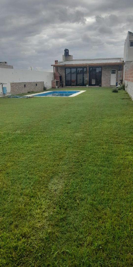 Foto de 21 E/667 y 66-Lote con quincho y piscina en Sicardi, La Plata, imagen 4