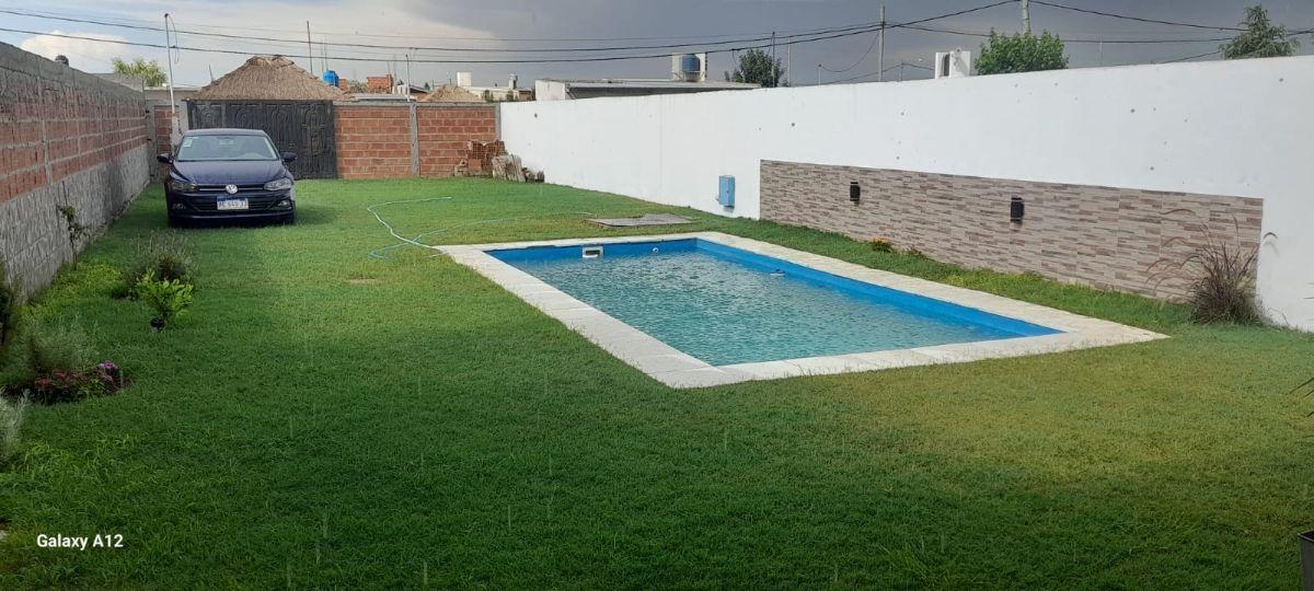 Foto de 21 E/667 y 66-Lote con quincho y piscina en Sicardi, La Plata, imagen 3
