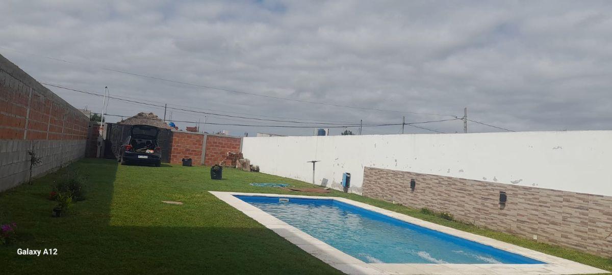 Foto de 21 E/667 y 66-Lote con quincho y piscina en Sicardi, La Plata, imagen 1