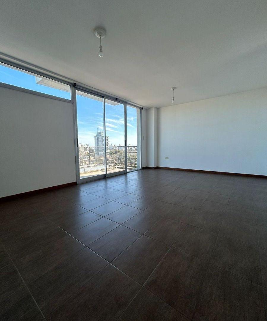 Foto de Departamento en alquiler en 13 entre 68 y 69 La Plata, imagen 2