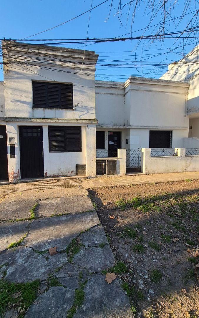 Foto de Avda 25 e/ 70 y 71 - CASA, DEPTO Y MONOAMBIENTE, imagen 1