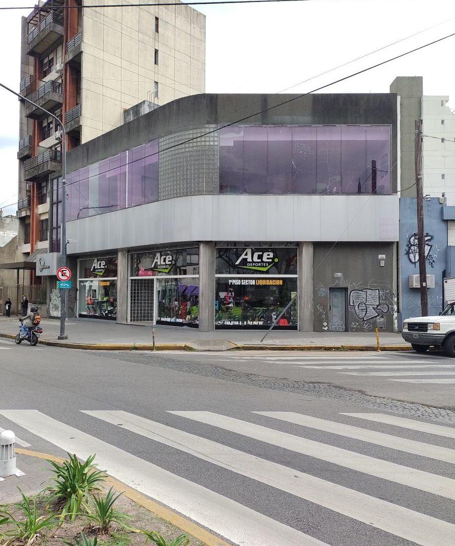 Foto de Diag 73 esquina 48 - EDIFICIO COMERCIAL con terraza, imagen 1