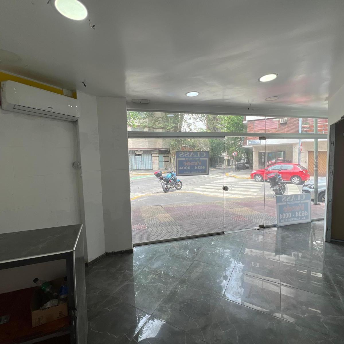 Local en Venta Esquina Bonorino y Bonifacio - 18 m² - Flores 1