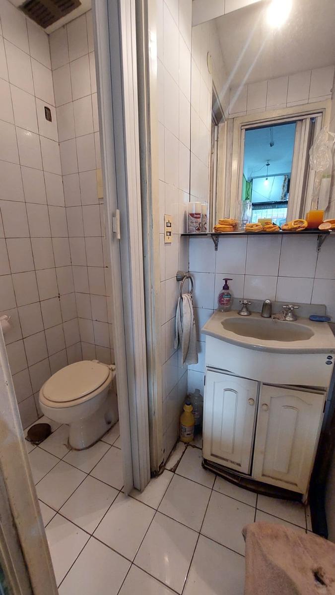 Local en Venta en Caballito Sobre Av Rivadavia 2