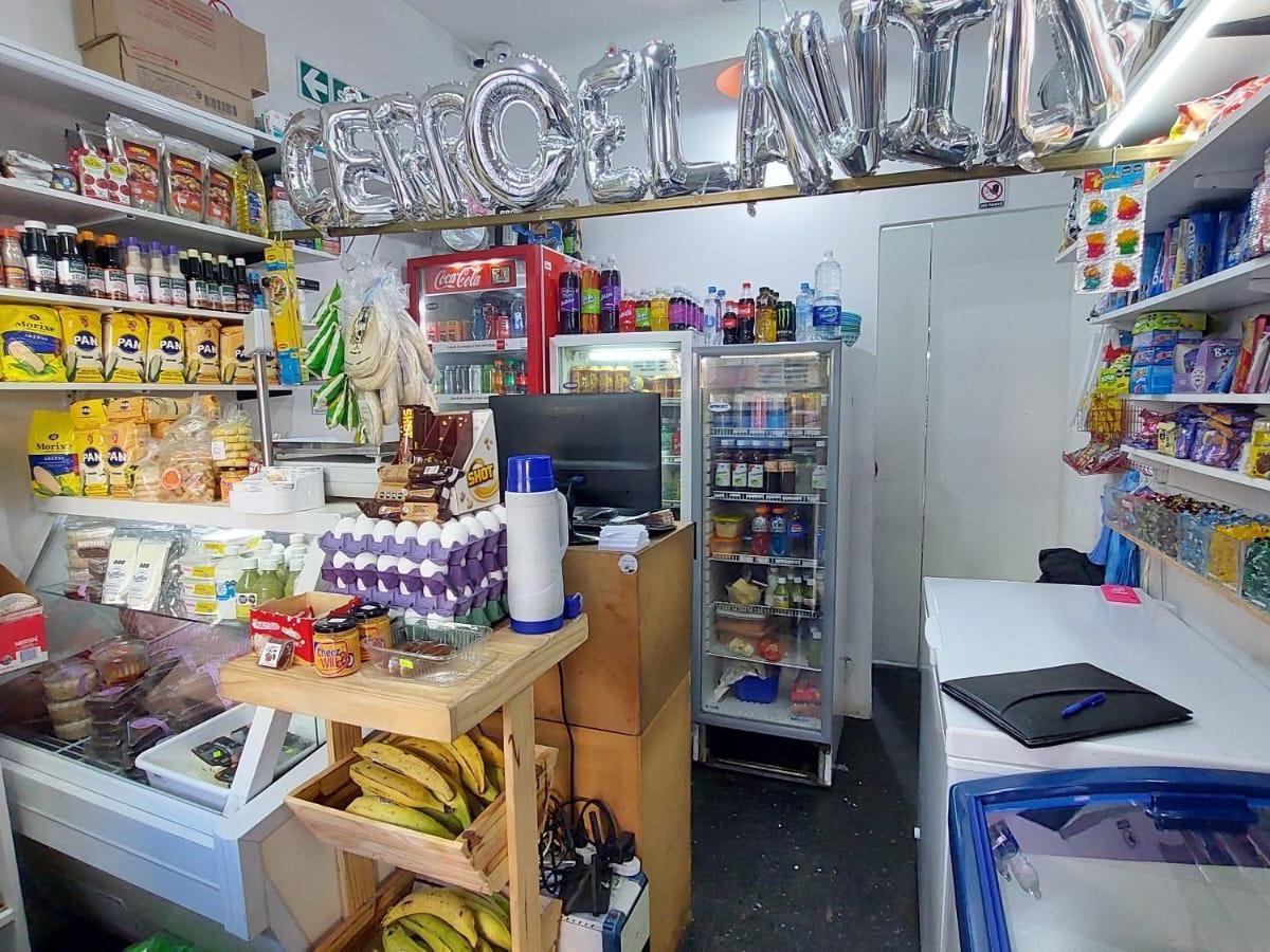 Local en Venta en Caballito Sobre Av Rivadavia 4