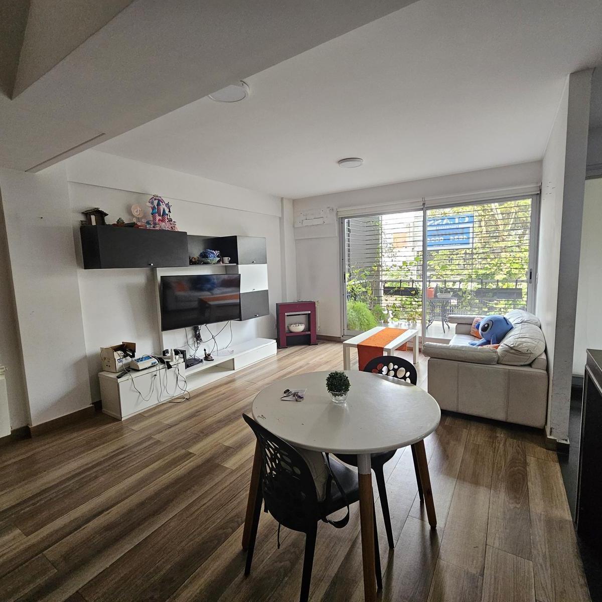 Departamento 3 Ambientes con Cochera en Venta en Caballito 2