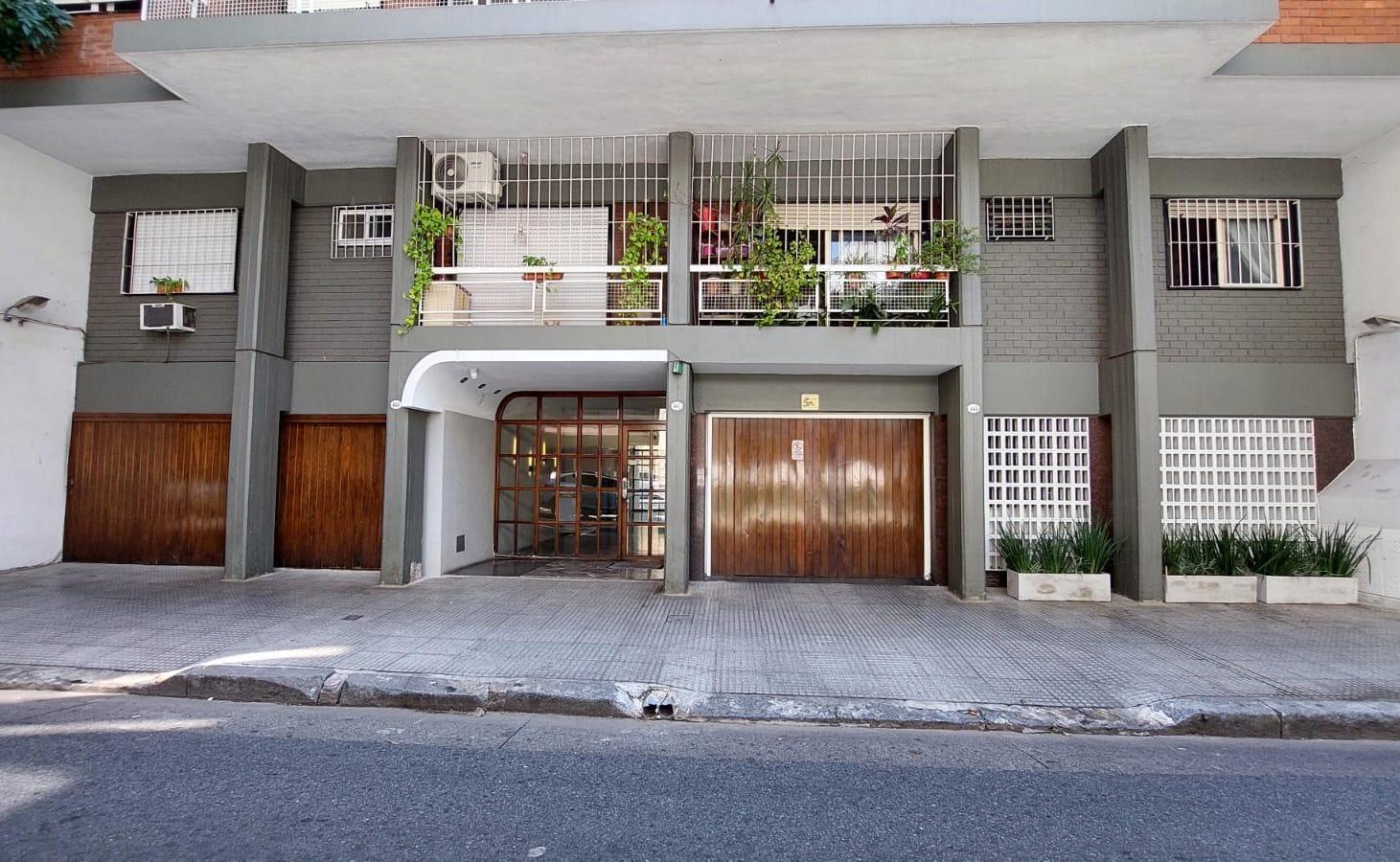 Departamento 3 ambientes c/ dependencia y cochera en Venta en Caballito