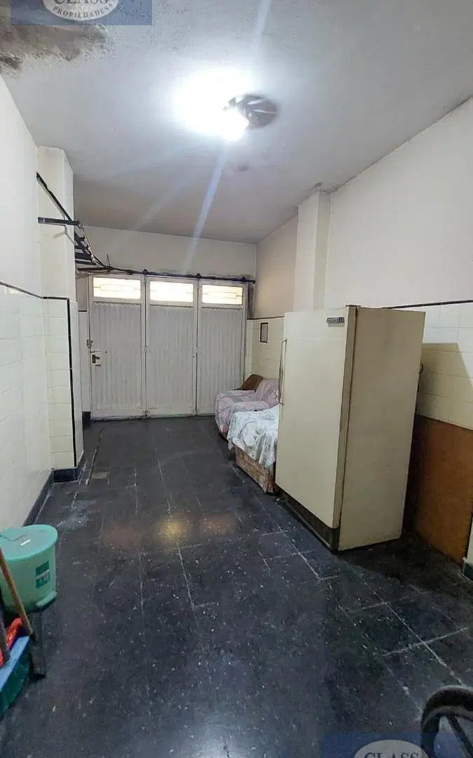 CASA DE 5 AMBIENTES SOBRE LOTE PROPIO CON TERRAZA Y FONDO LIBRE EN VENTA EN FLORES!!! 400 M2 3