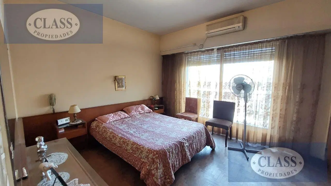 CASA DE 5 AMBIENTES SOBRE LOTE PROPIO CON TERRAZA Y FONDO LIBRE EN VENTA EN FLORES!!! 400 M2 8