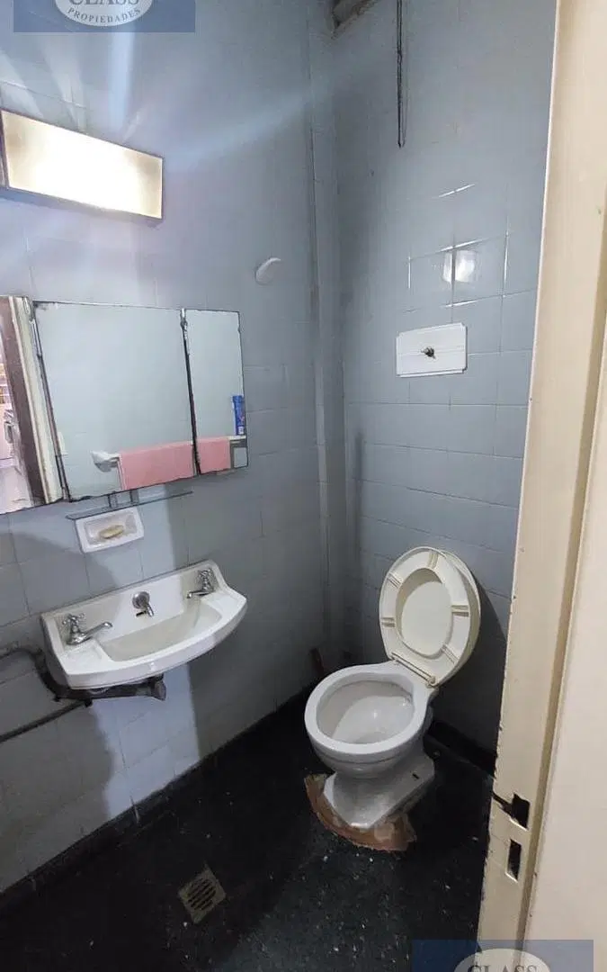 CASA DE 5 AMBIENTES SOBRE LOTE PROPIO CON TERRAZA Y FONDO LIBRE EN VENTA EN FLORES!!! 400 M2 5