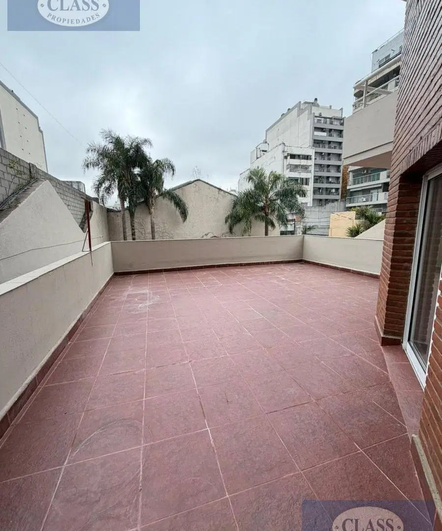DEPARTAMENTO 2 AMBIENTES CON PATIO EN ALQUILER EN FLORES - PISCINA - SUM - SEGURIDAD 24 HS PRESENCIA 5