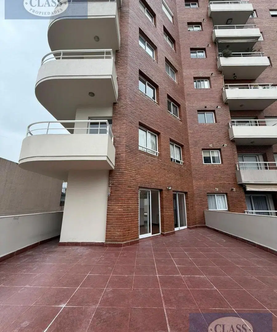 DEPARTAMENTO 2 AMBIENTES CON PATIO EN ALQUILER EN FLORES - PISCINA - SUM - SEGURIDAD 24 HS PRESENCIA 3