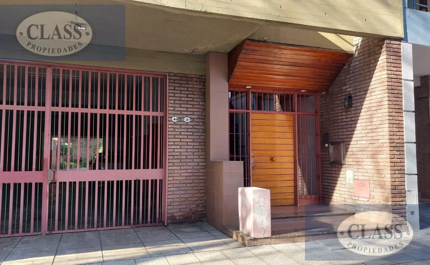 PISO DE 5 AMBIENTES EN VENTA EN FLORESTA, CON TERRAZA PROPIA, QUINCHO, PARRILLA Y COCHERA!!! 3