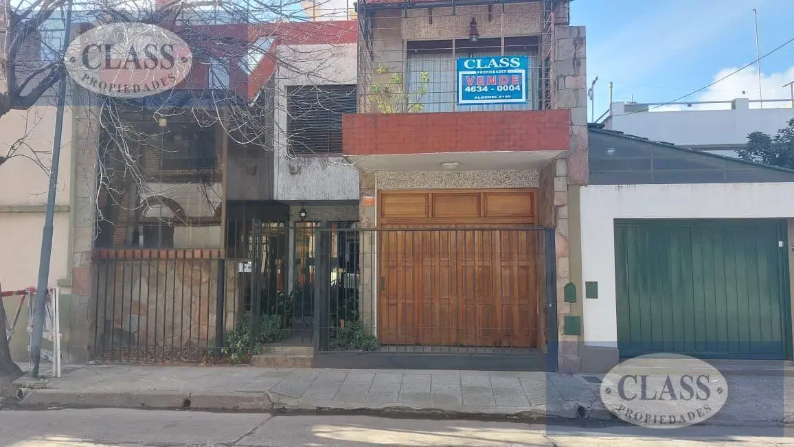VENTA CASA 4 AMB.   TALLER DE USOS MULTIPLES-OFICINA-COCHERA-PATIOS-BALCÓN-TERRAZA- PARQUE CHACABUCO 2