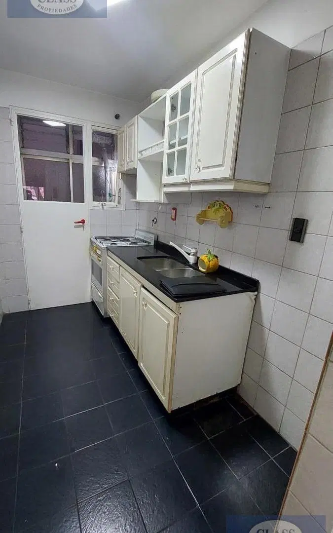 IMPECABLE 3 AMBIENTES AL FRENTE CON BALCÓN EN ALQUILER EN FLORES!!! 1
