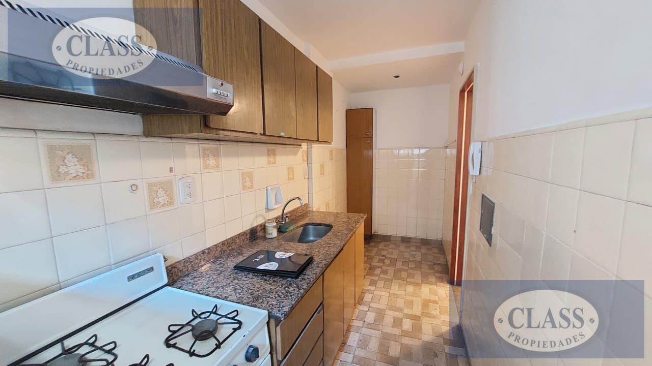 Foto de SEMIPISO 3 ambientes c/balcón en Alquiler en Flores, imagen 2