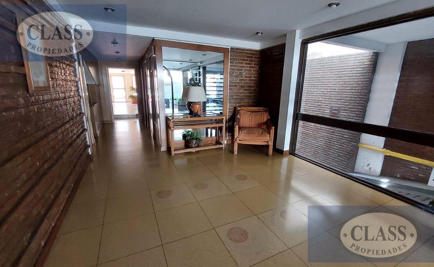 Foto de ¡EXCELENTE 3 AMBIENTES AL FRENTE CON COCHERA Y BALCÓN ATERRAZADO EN, imagen 2