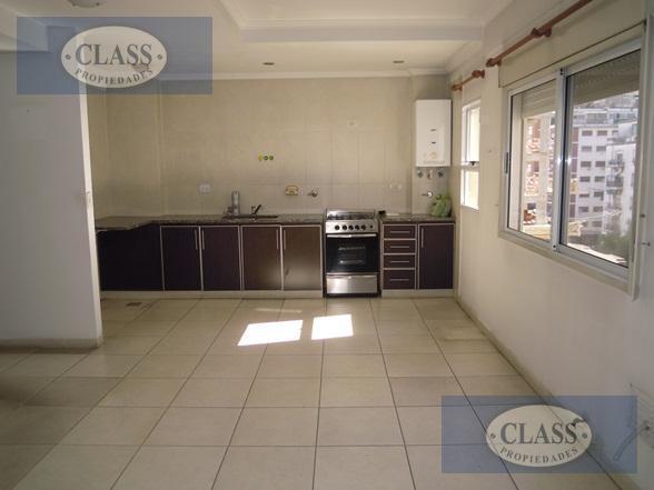 Foto de DEPARTAMENTO 2 AMBIENTES AL CONTRAFRENTE CON BALCON EN ALQUILER EN, imagen 1