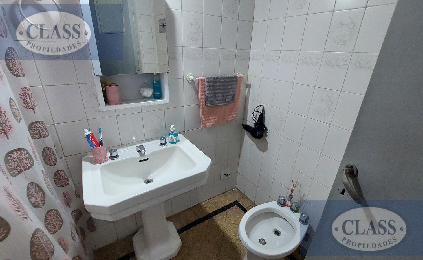 Foto de PH 5 AMBIENTES EN VENTA EN FLORES CON TERRAZA SIN EXPENSAS, imagen 3