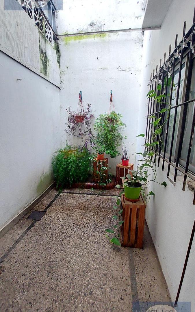 Foto de PH 5 AMBIENTES EN VENTA EN FLORES CON TERRAZA SIN EXPENSAS, imagen 4