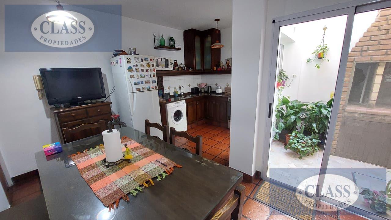Foto de CASA EX MUNICIPAL EN FLORES | 4 AMBIENTES CON PATIO, PARRILLA, COCHERA, imagen 4