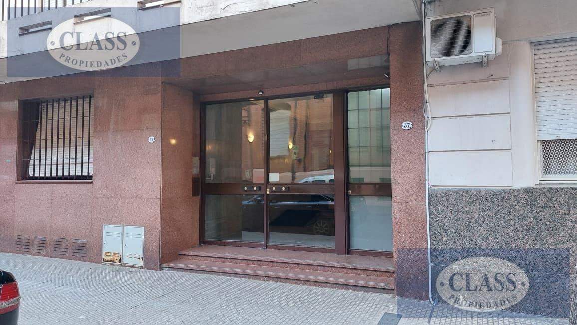 Foto de SEMIPISO DE 4 AMBIENTES CON DEPENDENCIA, COCHERA Y BAULERA EN VENTA EN, imagen 2