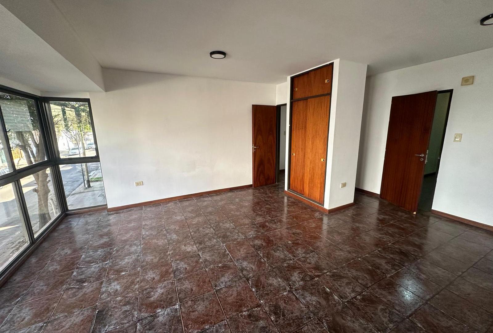 Foto de Calle 16 e/ 57 y 58 | ¡Luminoso y Al Frente! 1 Dormitorio, imagen 4