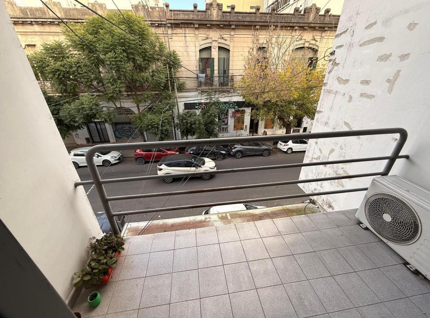 Calle 4 entre 50 y 51 Monoambiente Con Balcón