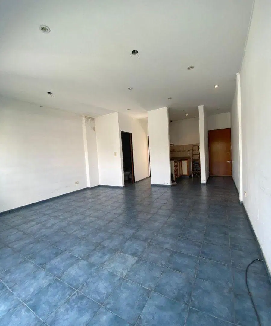 Departamento de 1 dormitorio con patio y balcón 2
