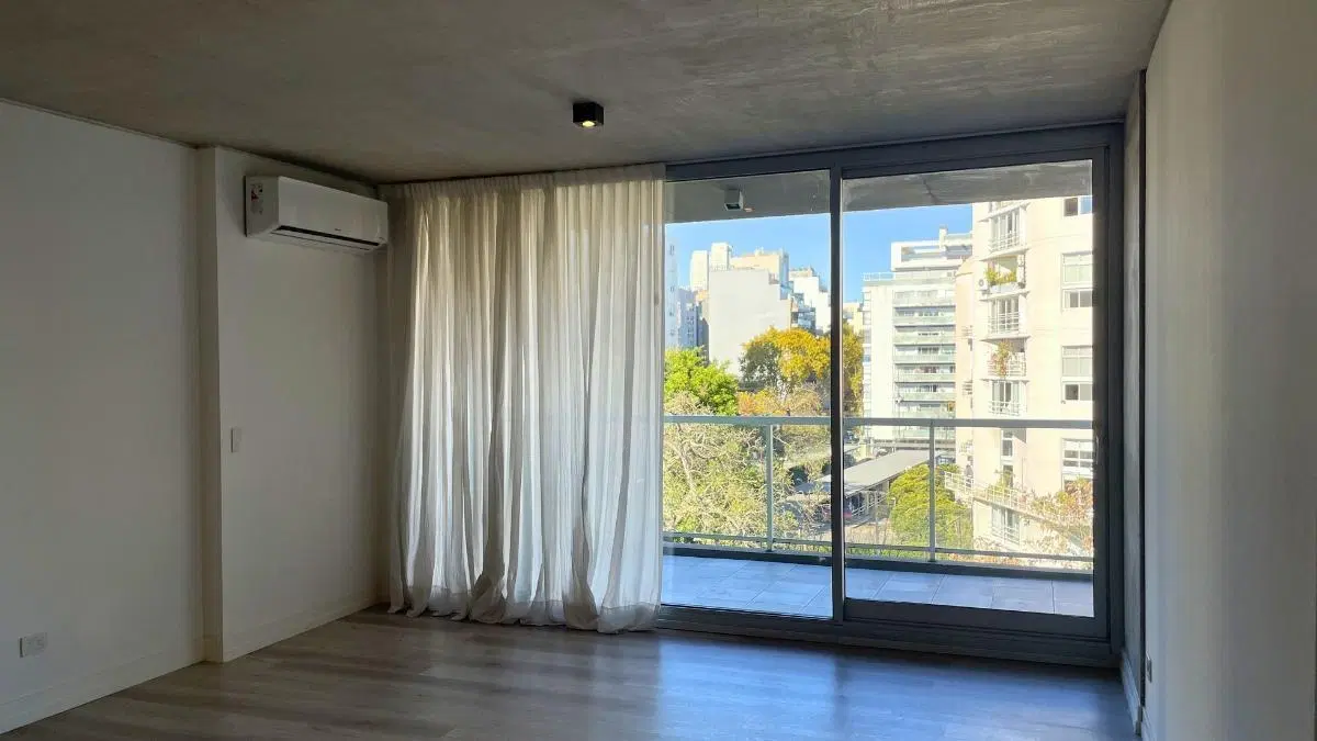 Monoambiente sin amoblar con vista a la calle en Concepción Palermo 4