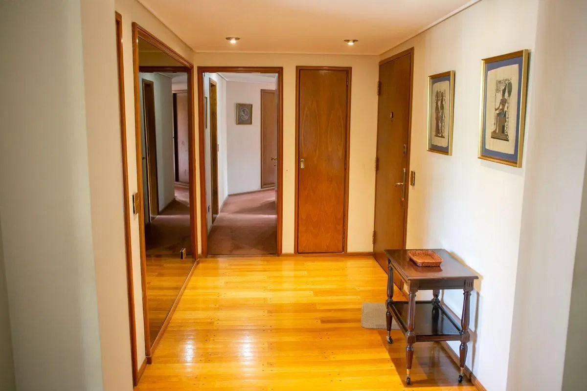 Piso de 4 Ambientes - 3 Dormitorios - 2 Cocheras - Dependencia - Sum y Parque Arbolado con Piscina 5